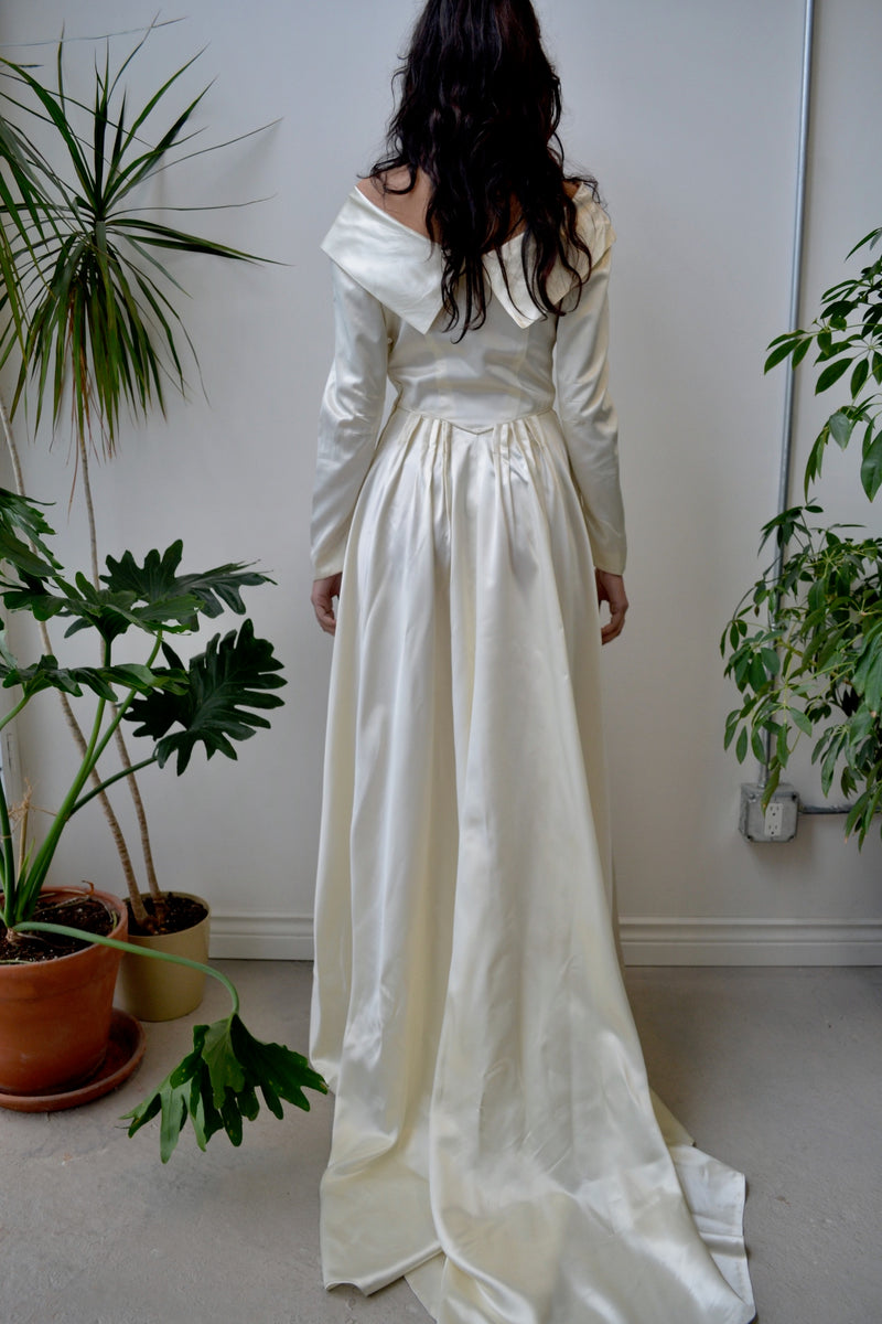 Off The Shoulder Long Sleeve Satin Vintage Wedding Dress