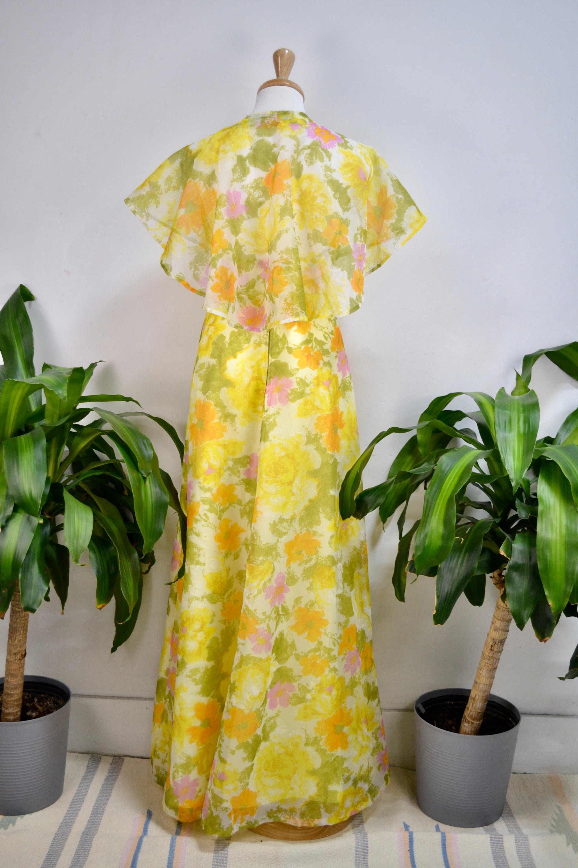 Vintage 60s Sunny Floral Halter Dress – Community Thrift and Vintage