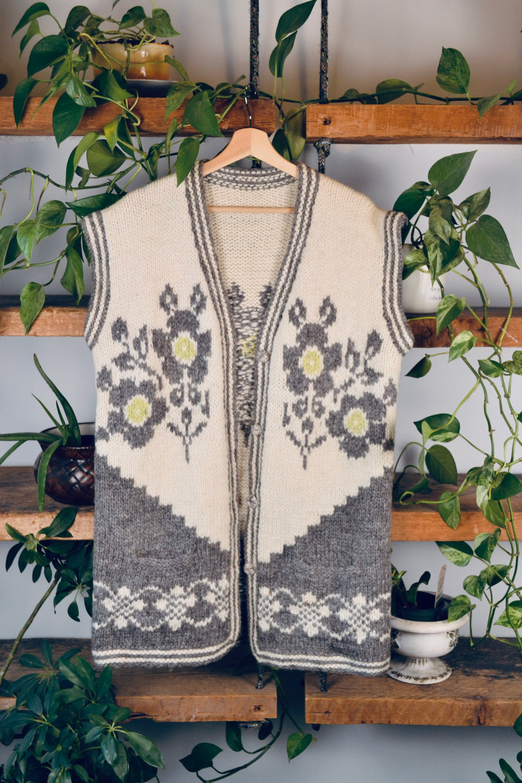 Adorable Floral Knit Wool Vest