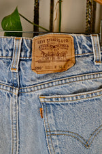 90s Light Wash 550's