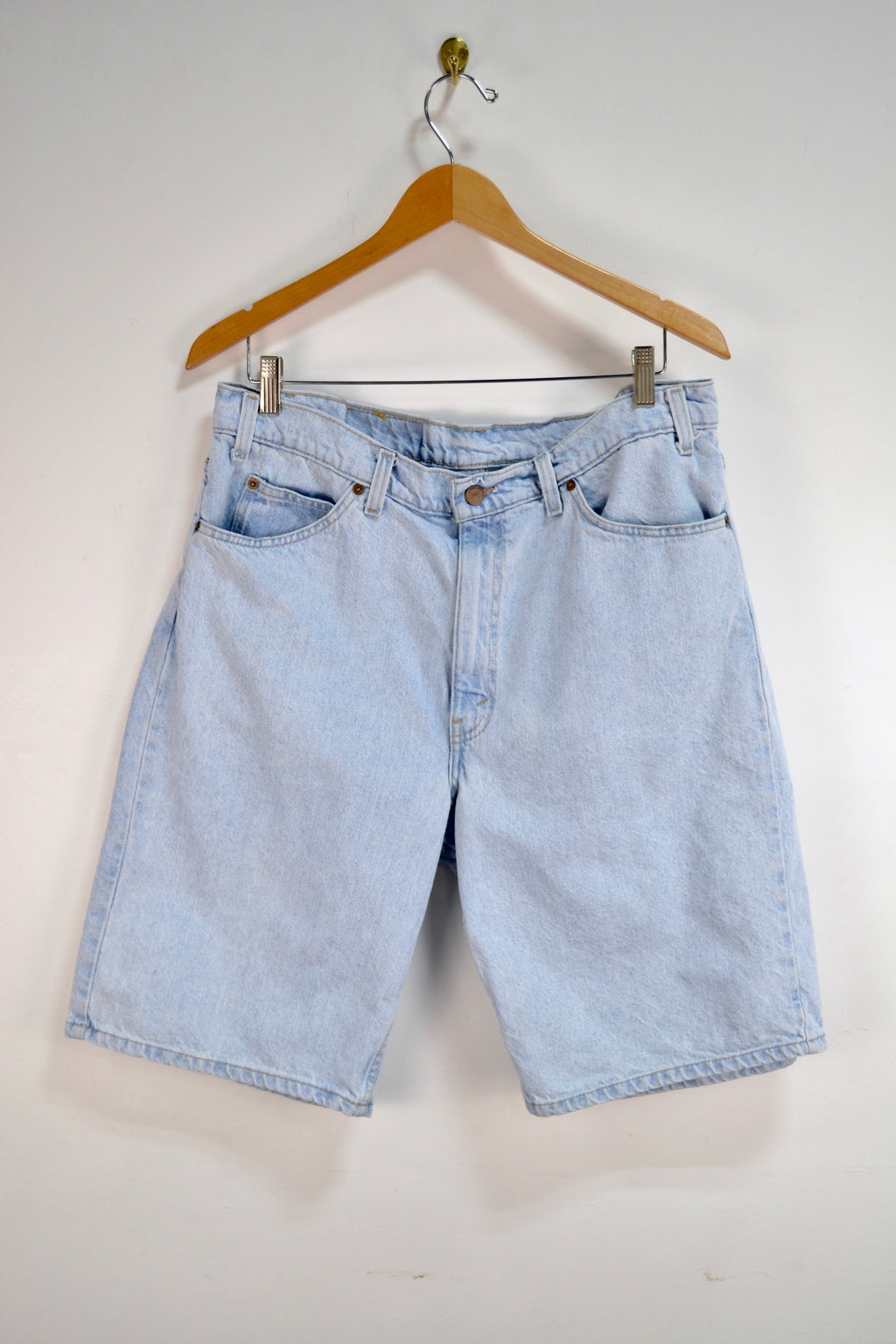 Light Wash Levi 550 Jorts