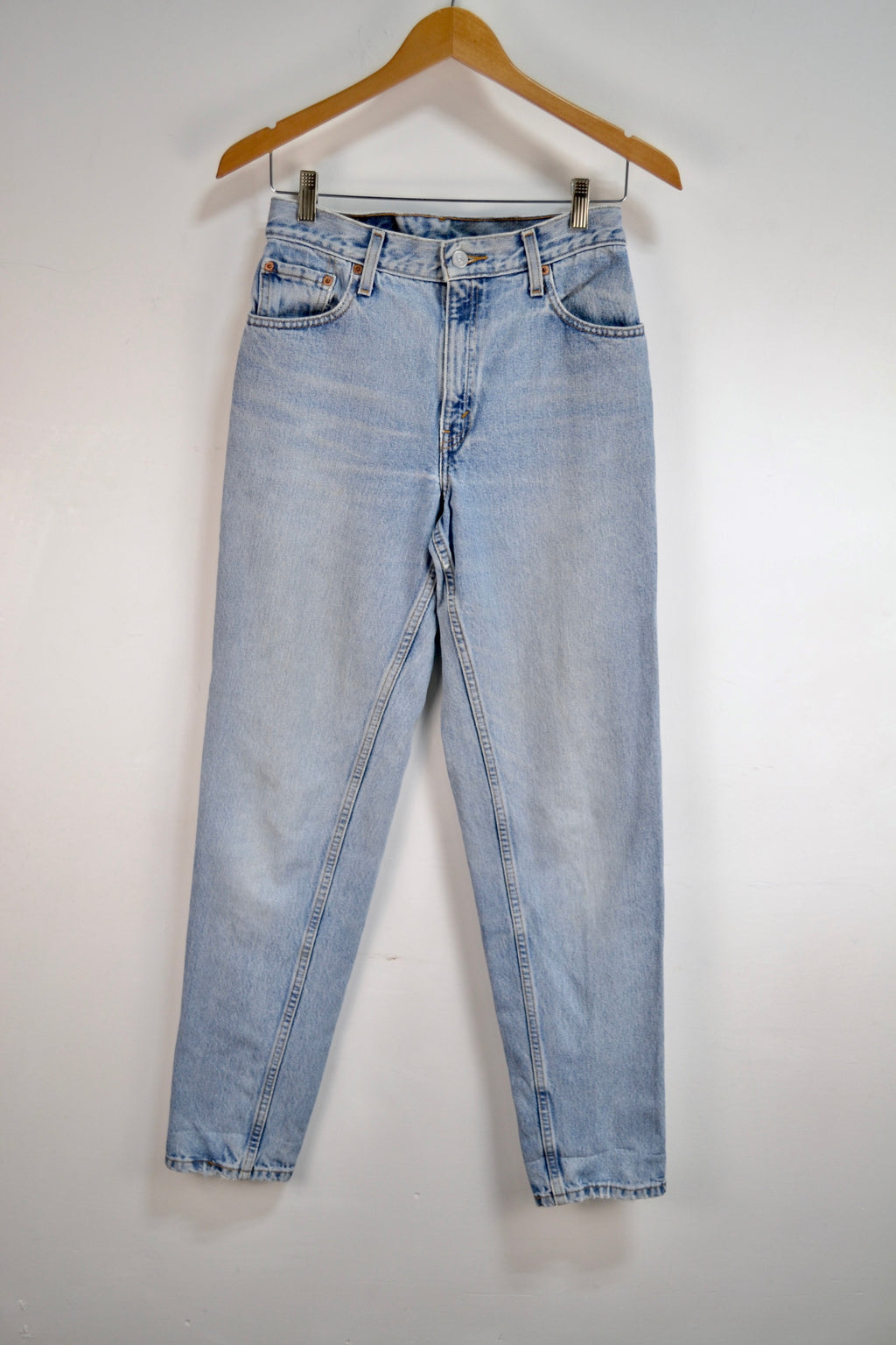 Levi 90s Tapered Mom Jeans