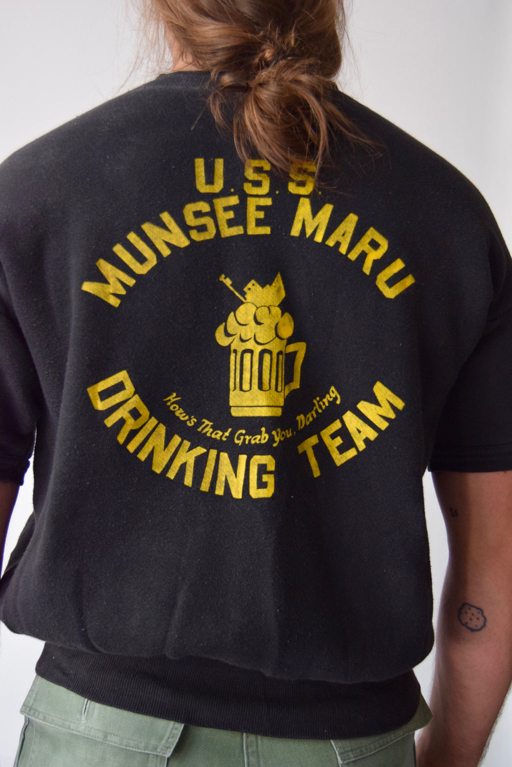 Vintage U.S.S. Munsee Maru Drinking Team Short Sleeve Sweatshirt