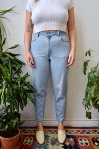 Relaxed Fit Light Wash Levi's