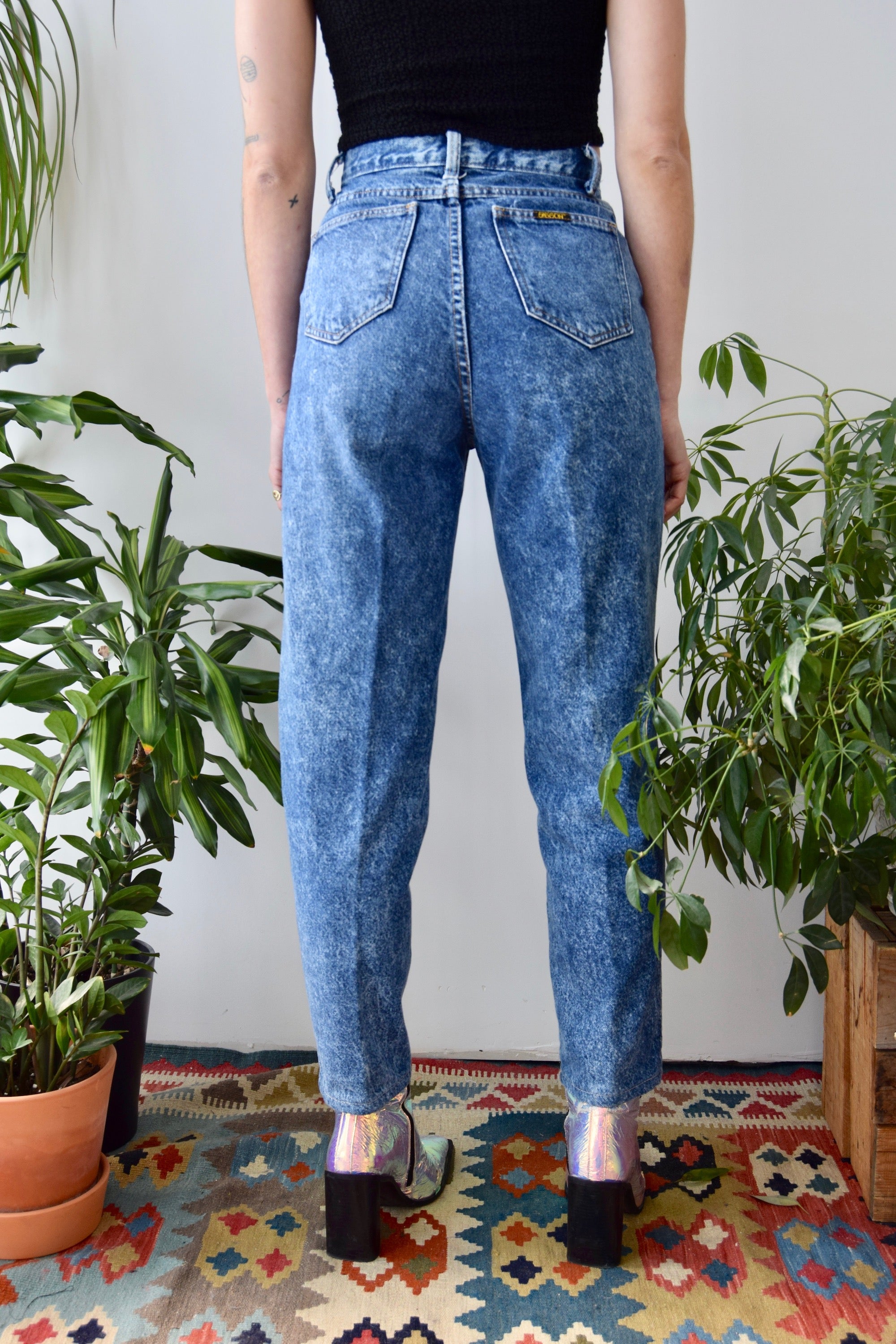 Stonewashed "Sasson" Tapered Jeans