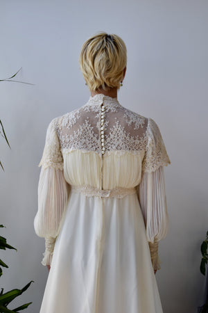 Vintage Cream Wedding Gown