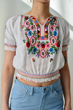 Vintage Floral Embroidered Peasant Blouse