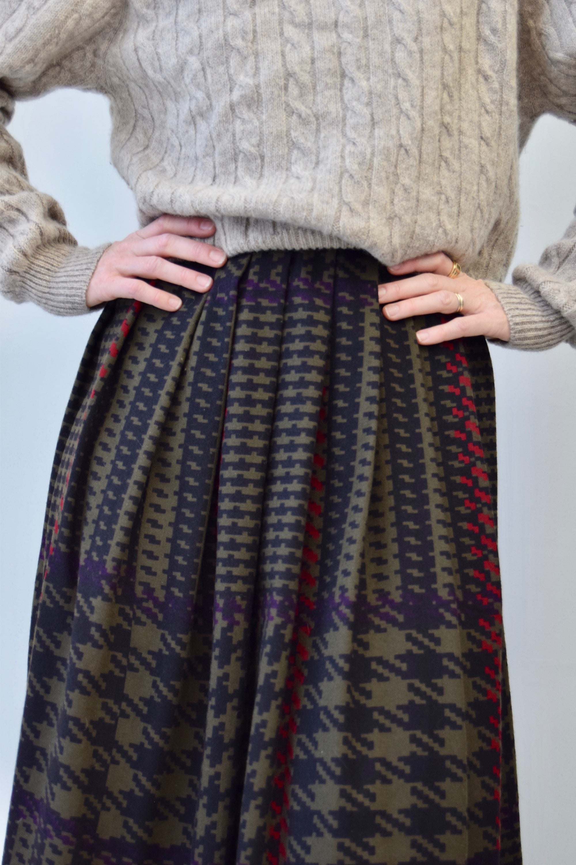 Eighties Pleated Houndstooth Wool Skirt