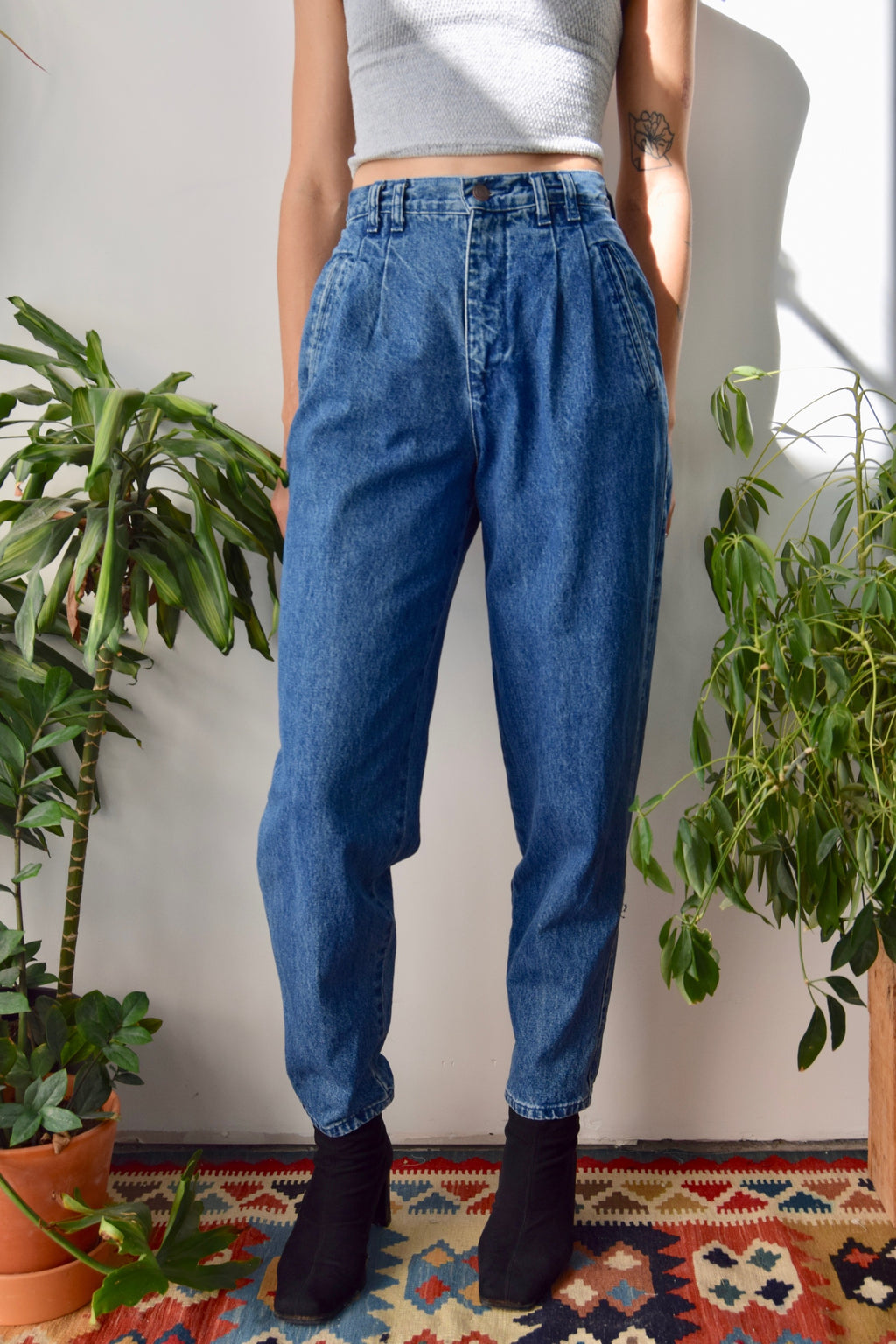 High Waist Pleated Jeans