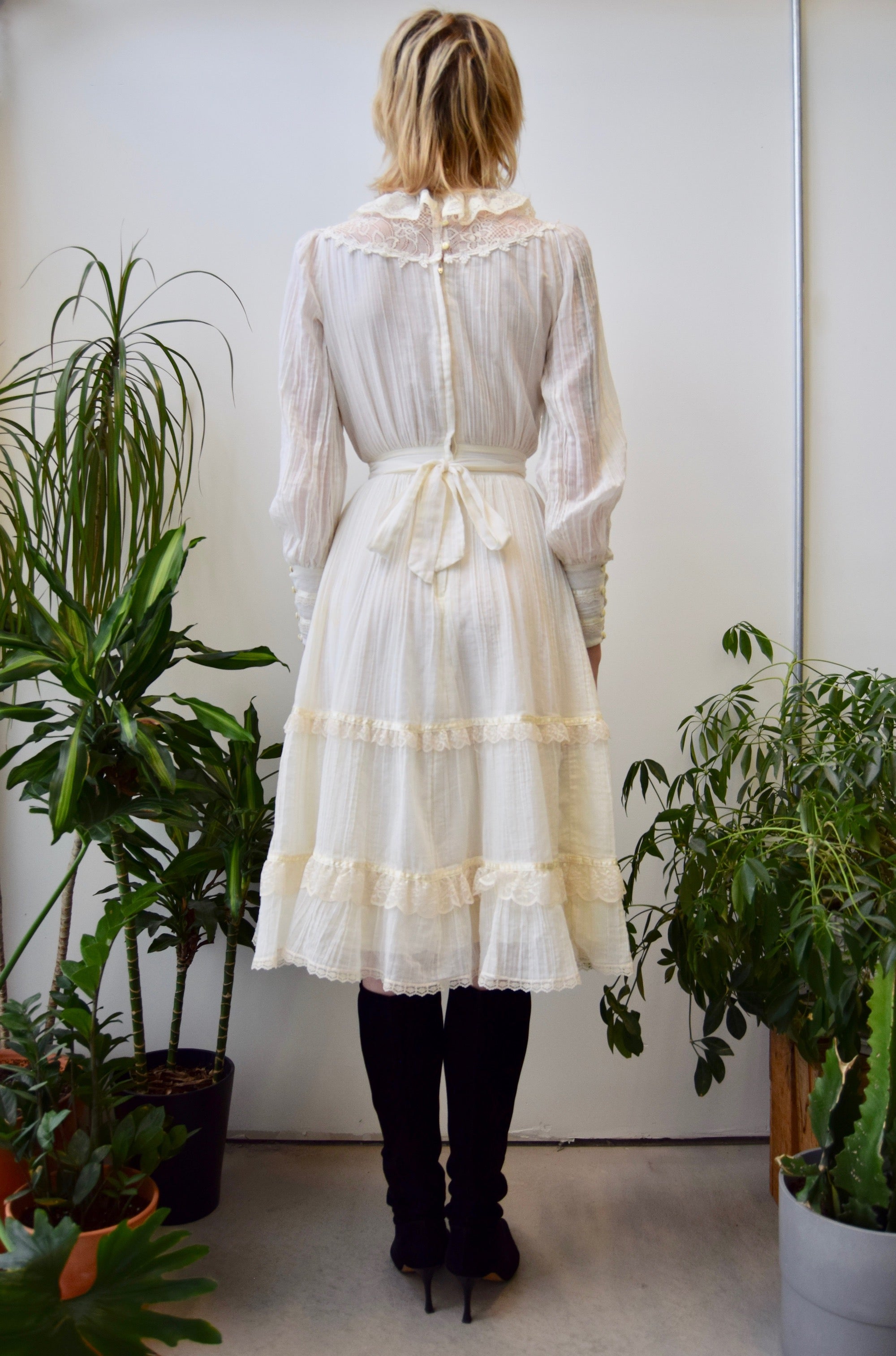 Seventies Garden Traipsing Dress