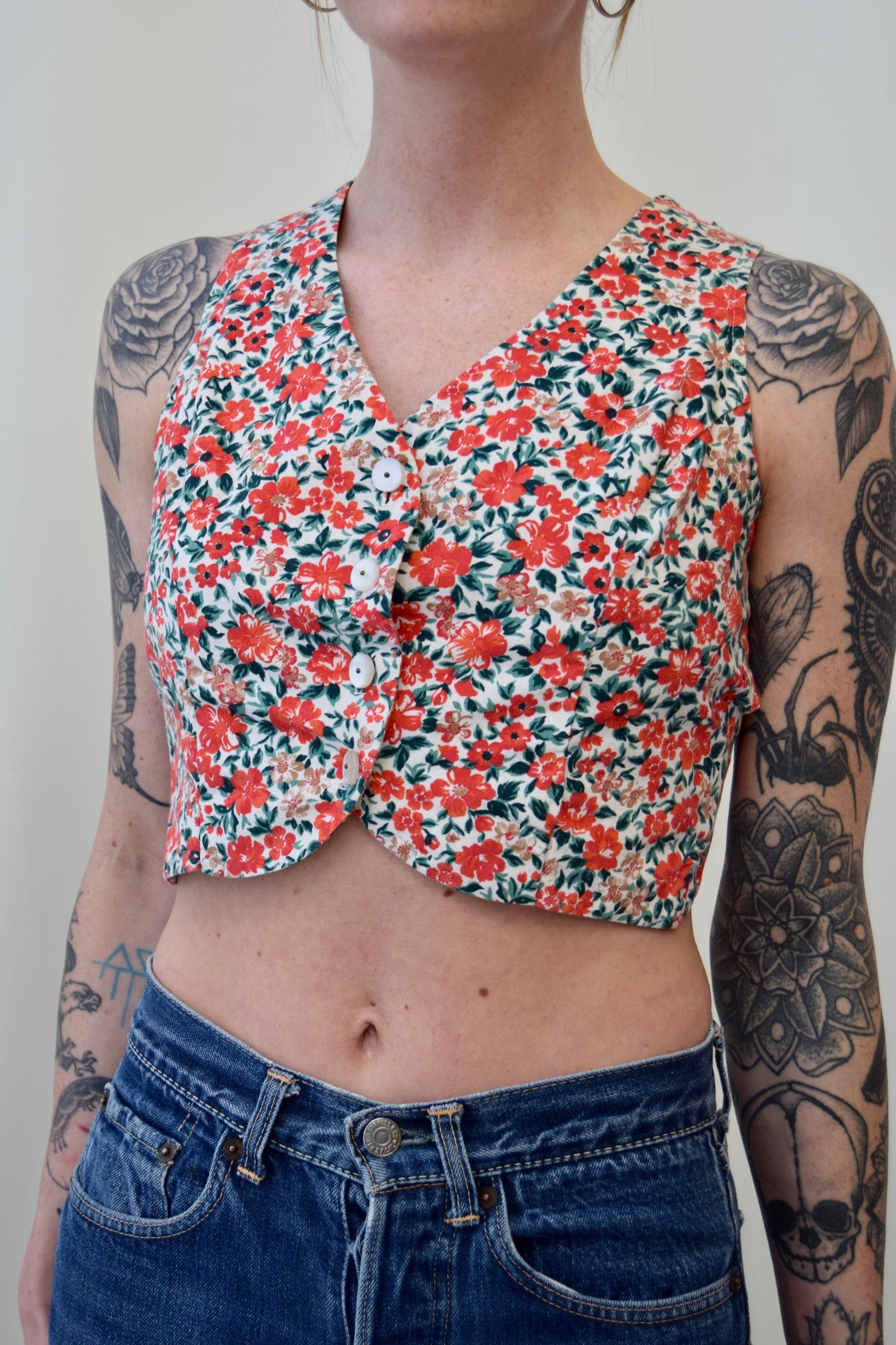 90's Floral Woven Strapped Crop Top