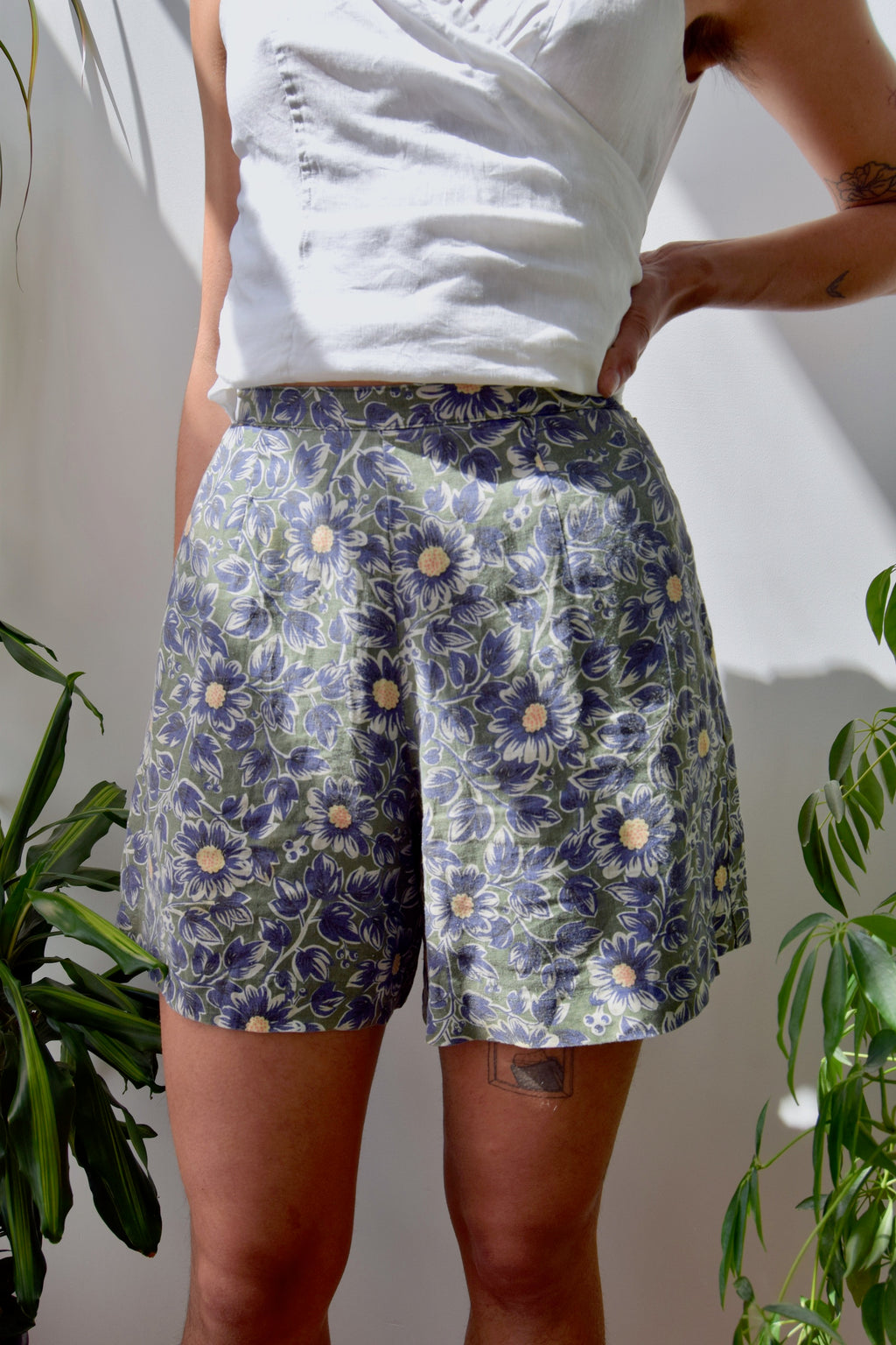 Vintage "GAP" Linen Floral Flutter Shorts