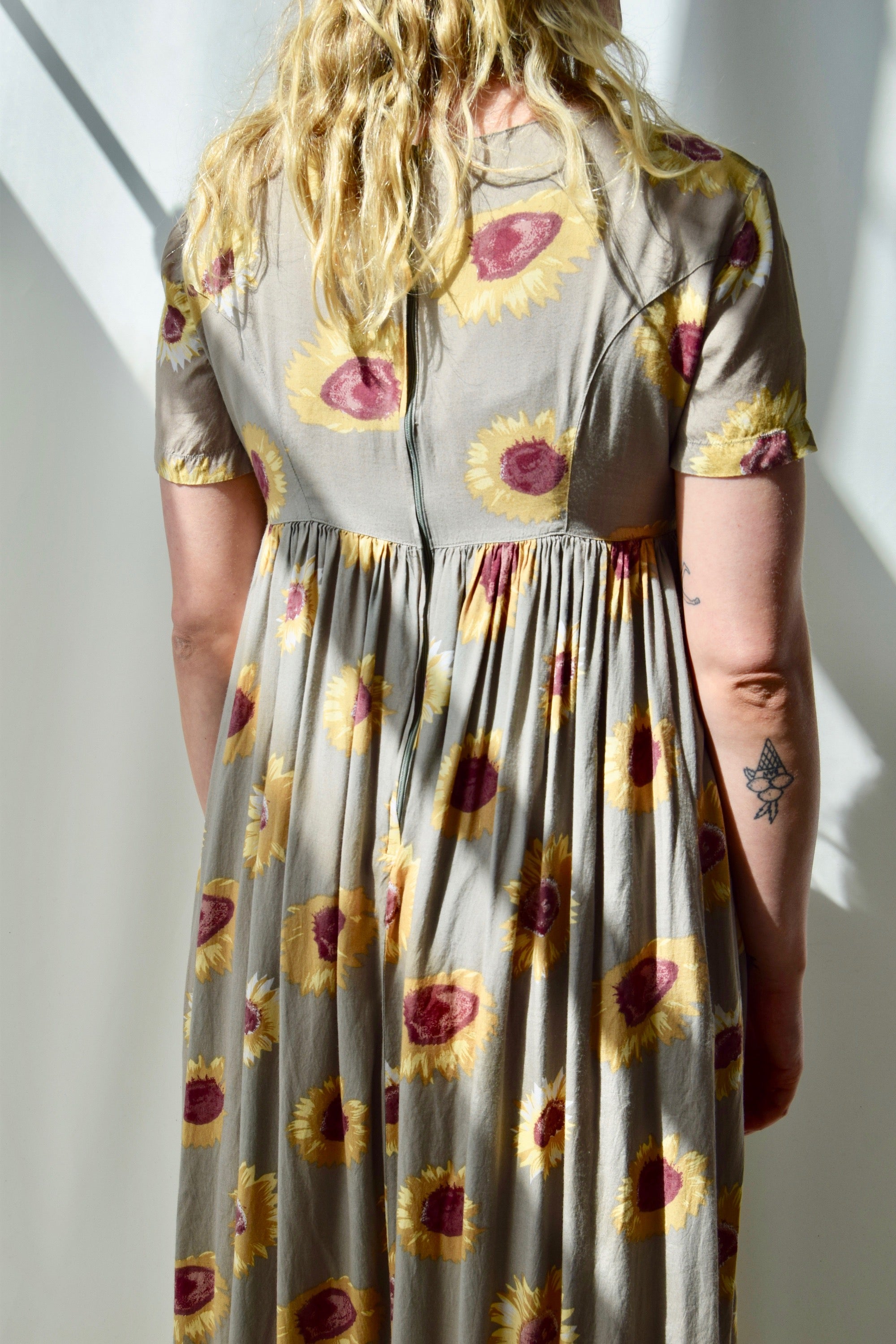 90's Empire Waist Sunflower Dress Community Thrift and Vintage 90's Empire Waist Sunflower Dress Community Thrift and Vintage