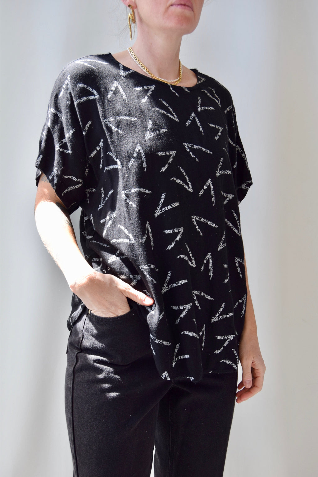 Printed "V" Top