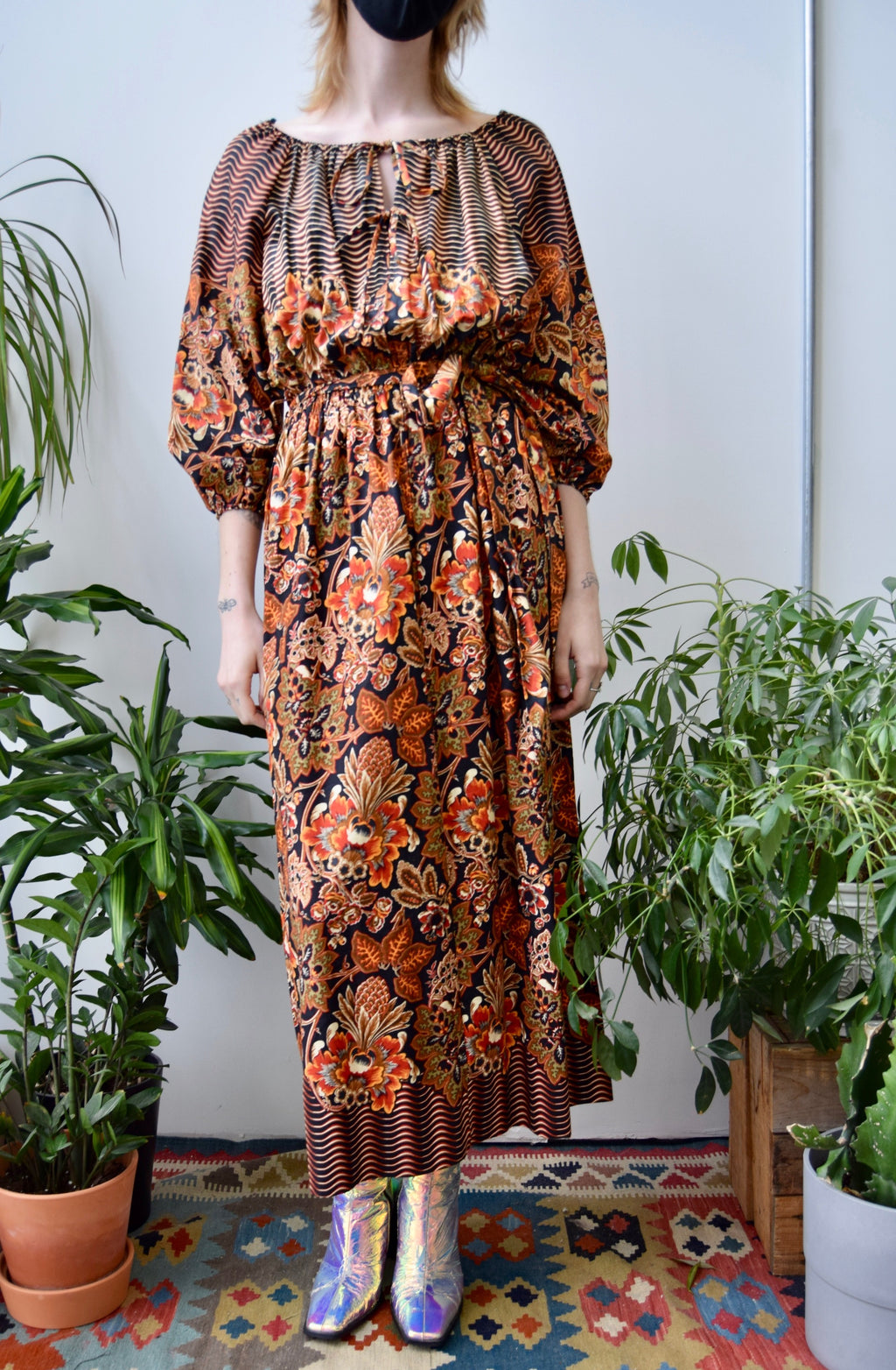 Seventies "Circa 2000" Puff Sleeve Dress